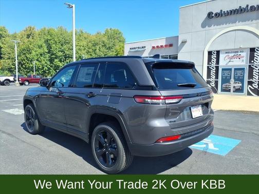 2025 Jeep Grand Cherokee Laredo