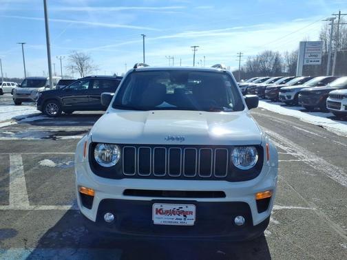 Alpine White Clearcoat 2023 Jeep Renegade Latitude