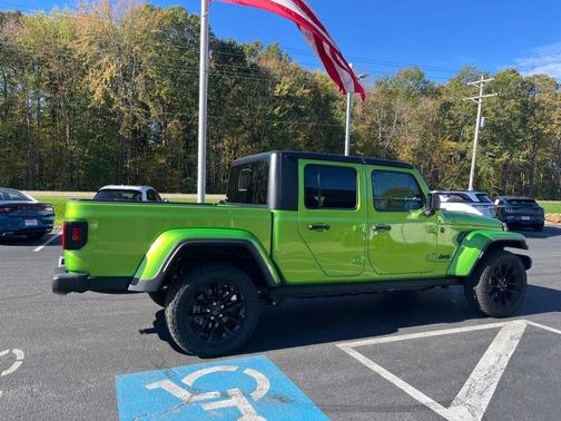 2025 Jeep Gladiator Sport