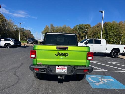 2025 Jeep Gladiator Sport