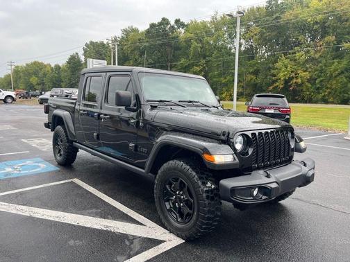 2022 Jeep Gladiator Sport