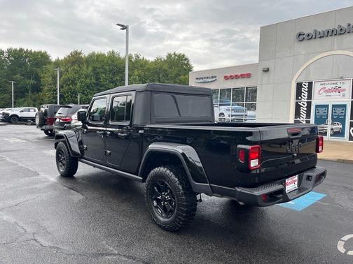 2022 Jeep Gladiator Sport