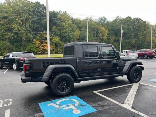 2022 Jeep Gladiator Sport