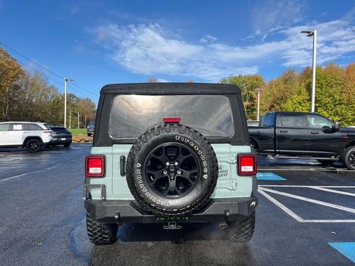 2023 Jeep Wrangler Sport