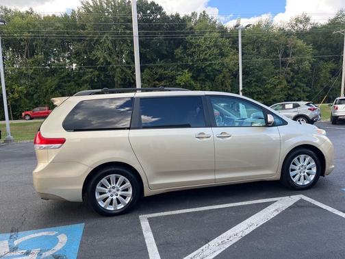 2013 Toyota Sienna XLE