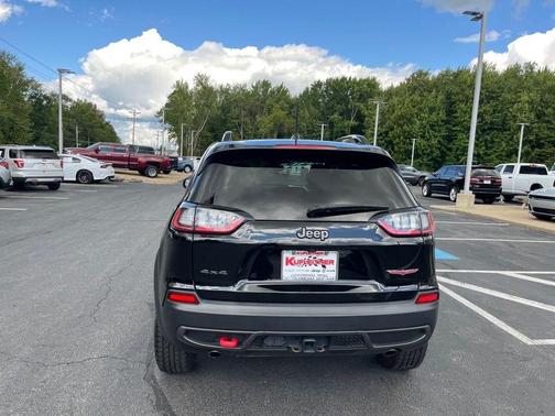2022 Jeep Cherokee Trailhawk