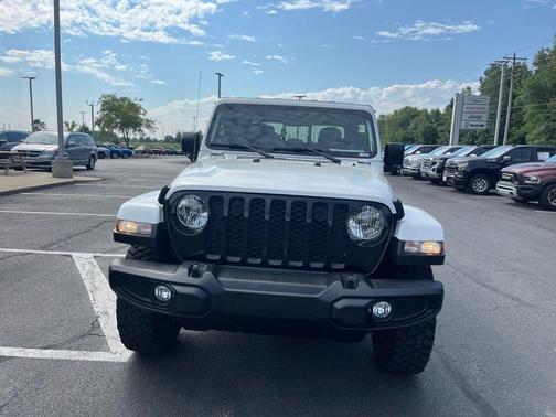 2022 Jeep Gladiator Sport