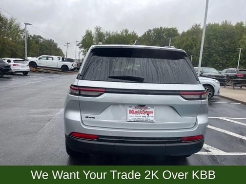 2025 Jeep Grand Cherokee Laredo