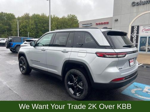 2025 Jeep Grand Cherokee Laredo