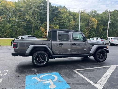2024 Jeep Gladiator Sport