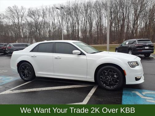 2023 Chrysler 300 Touring L