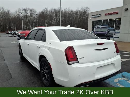 2023 Chrysler 300 Touring L