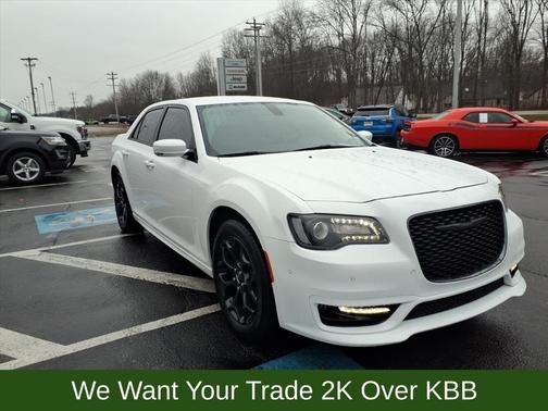 2023 Chrysler 300 Touring L