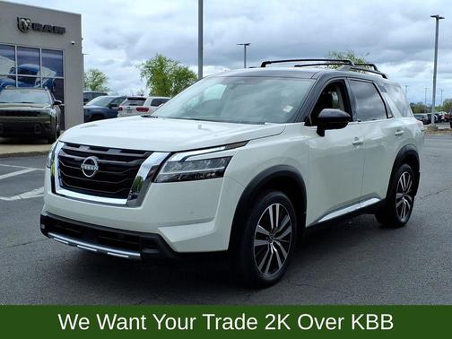 White 2024 Nissan Pathfinder Platinum