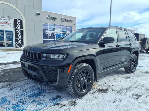 Diamond Black 2026 Jeep Grand Cherokee Laredo