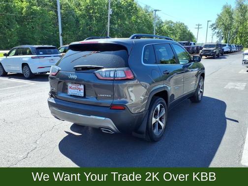 Granite Crystal Clearcoat Metallic 2022 Jeep Cherokee Limited
