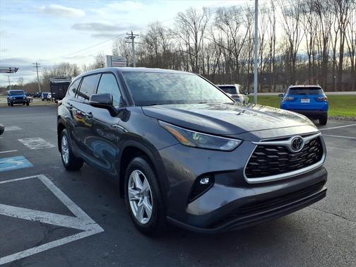 2022 Toyota Highlander LE