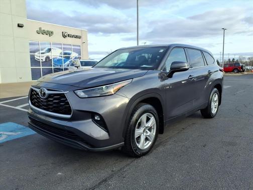 2022 Toyota Highlander LE