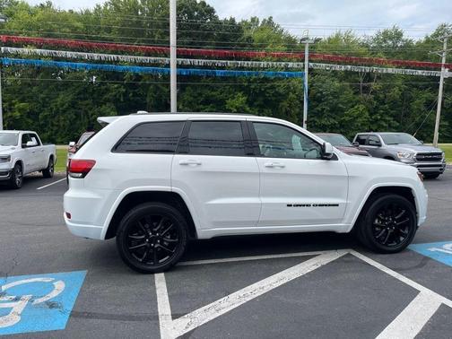 2022 Jeep Grand Cherokee WK Laredo