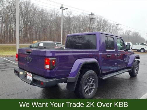 2026 Jeep Gladiator Sport