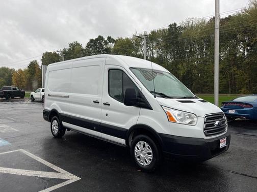 2019 Ford Transit-250 148 WB Medium Roof Cargo