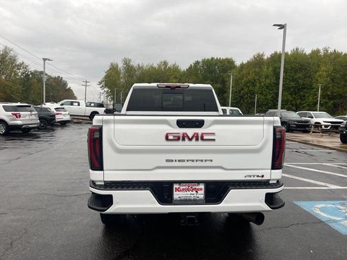 2024 GMC Sierra 2500 AT4