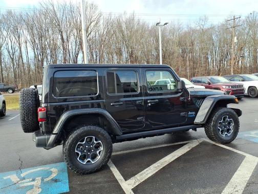 Black Clearcoat 2022 Jeep Wrangler Unlimited 4xe Rubicon