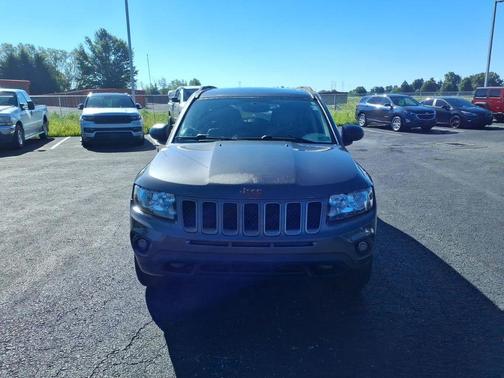 Granite Crystal Clearcoat Metallic 2016 Jeep Compass Sport