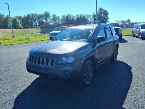 Granite Crystal Clearcoat Metallic 2016 Jeep Compass Sport