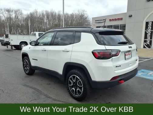 2024 Jeep Compass Trailhawk