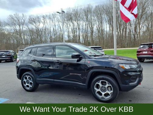 Diamond Black 2022 Jeep Compass Trailhawk
