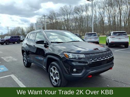 Diamond Black 2022 Jeep Compass Trailhawk