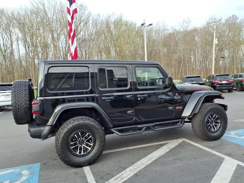 Black Clearcoat 2025 Jeep Wrangler Rubicon