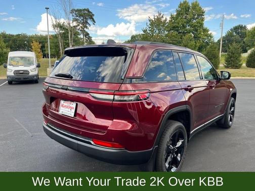 2025 Jeep Grand Cherokee Laredo