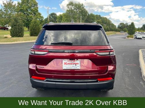 2025 Jeep Grand Cherokee Laredo