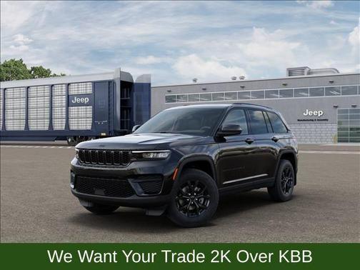 Diamond Black 2025 Jeep Grand Cherokee Laredo