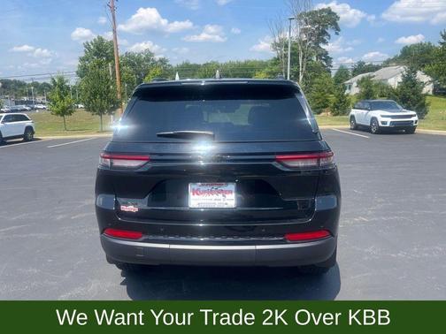 2025 Jeep Grand Cherokee Laredo