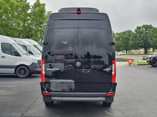 2025 Mercedes-Benz Sprinter 2500 144 WB Standard Roof Passenger