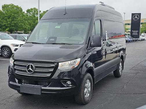 2025 Mercedes-Benz Sprinter 2500 144 WB Standard Roof Passenger