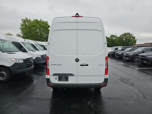 2024 Mercedes-Benz Sprinter 2500