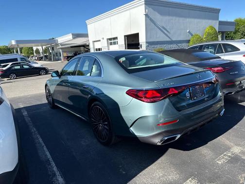 Verde 2026 Mercedes-Benz E-Class E 450 4MATIC