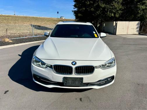 2017 BMW 330 i xDrive