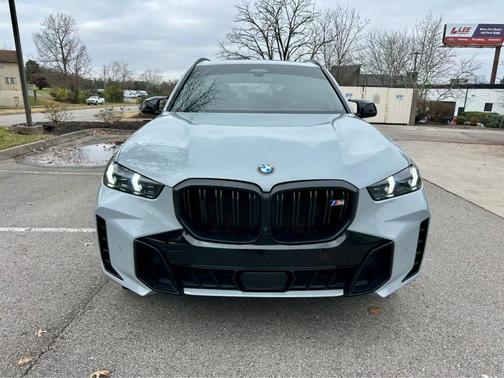 2025 BMW X5 M60i