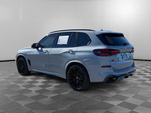 2025 BMW X5 M60i