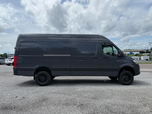 2025 Mercedes-Benz Sprinter 2500