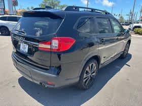 Crystal Black Silica 2022 Subaru Ascent Onyx Edition