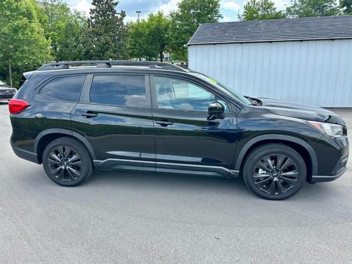 Crystal Black Silica 2022 Subaru Ascent Onyx Edition