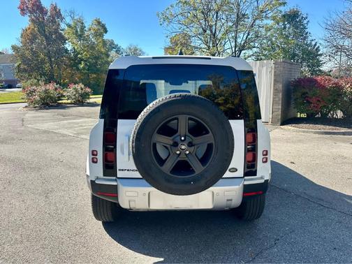 2022 Land Rover Defender 90 Standard