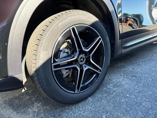 Midnight Black 2026 Mercedes-Benz GLB 250 Base 4MATIC
