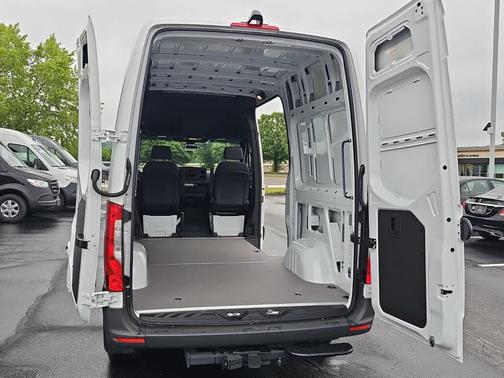 Arctic White 2025 Mercedes-Benz Sprinter 2500